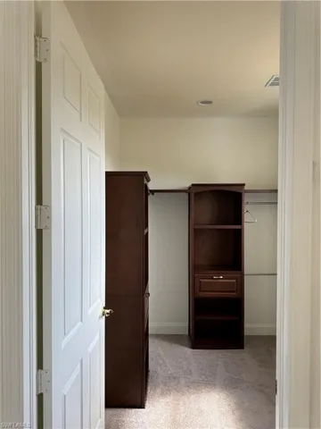 Master walk in