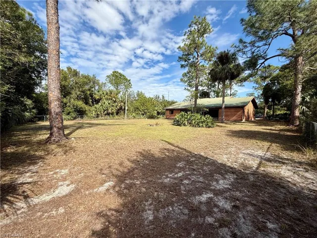 717 Maple Ave N, Lehigh Acres Fl 33972