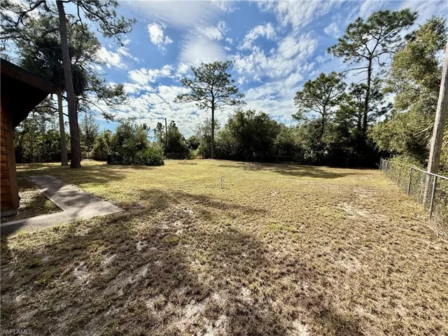 717 Maple Ave N, Lehigh Acres Fl 33972