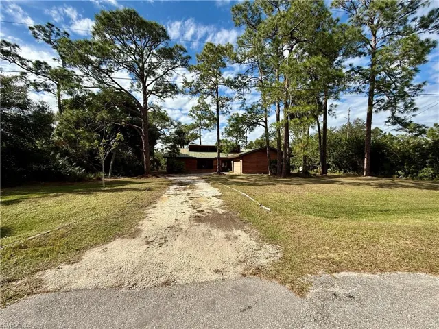 717 Maple Ave N, Lehigh Acres Fl 33972