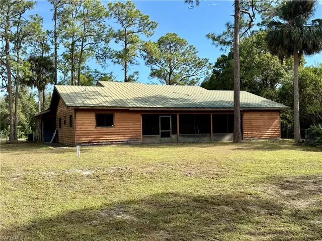 717 Maple Ave N, Lehigh Acres Fl 33972