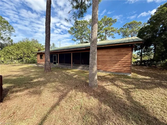 717 Maple Ave N, Lehigh Acres Fl 33972