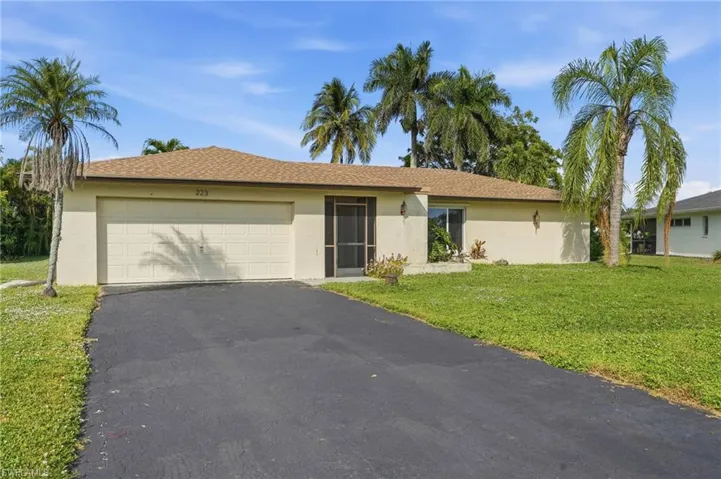 223 Pine Valley Cir, Naples, Florida 34113
