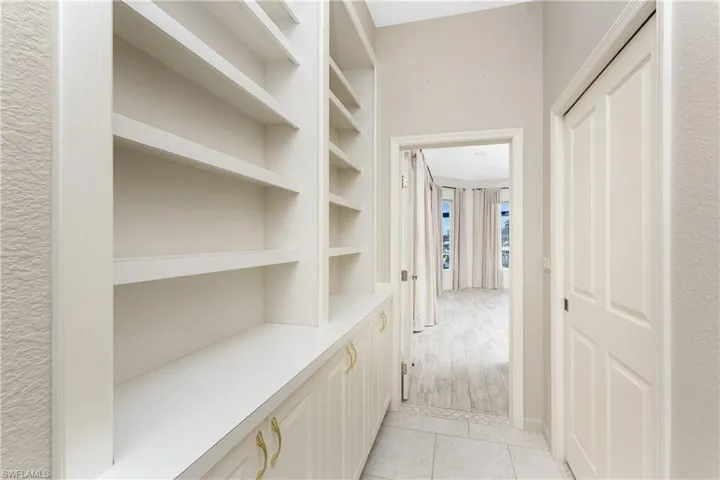 Hall/Storage between Primary Bed and Bath