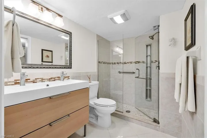 1223 Commonwealth Cir 101, Naples, Florida 34116