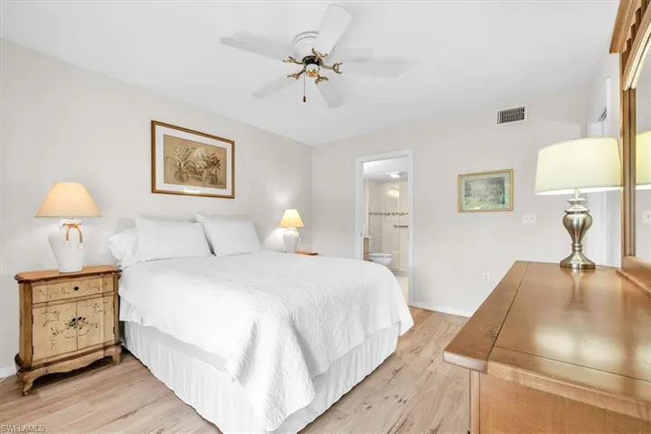 1223 Commonwealth Cir 101, Naples, Florida 34116