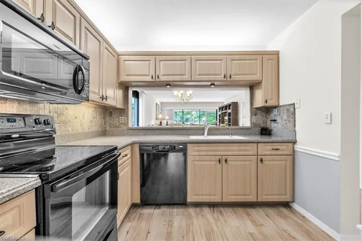 1223 Commonwealth Cir 101, Naples, Florida 34116