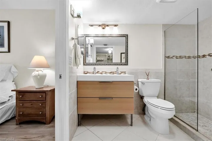 1223 Commonwealth Cir 101, Naples, Florida 34116