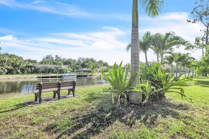 1223 Commonwealth Cir 101, Naples, Florida 34116