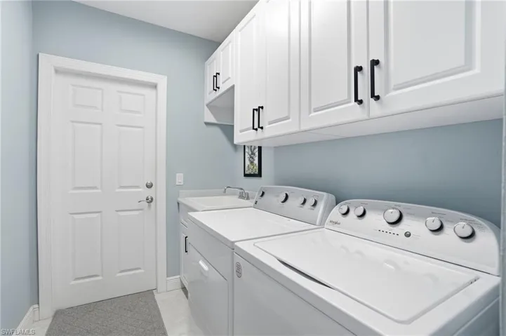 1309 Sw 19th Ln, Cape Coral, Florida 33991