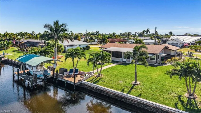 425  Pinecrest  CT, Cape Coral, FL 33904