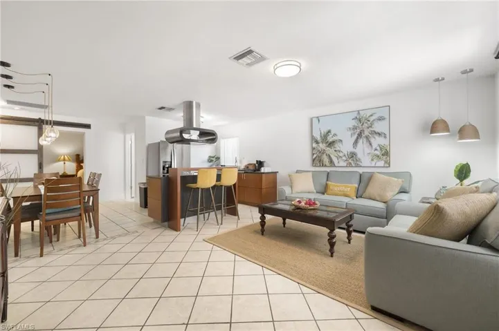 742  111th N AVE, Naples, FL 34108