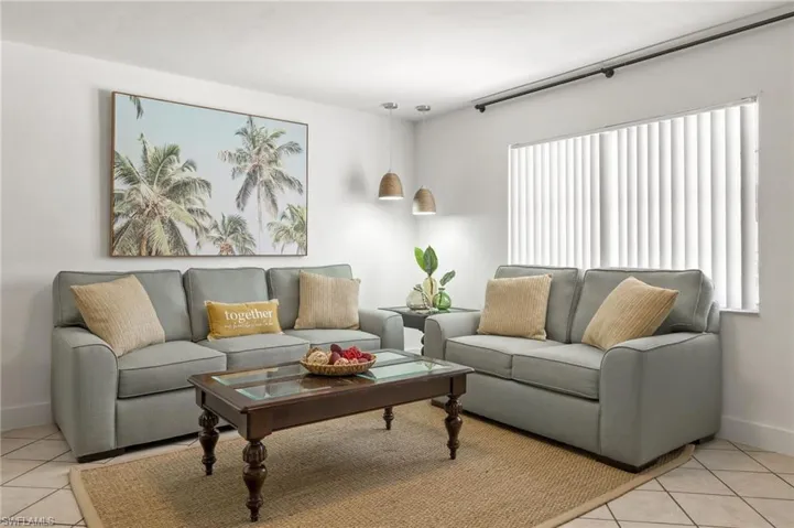 742  111th N AVE, Naples, FL 34108