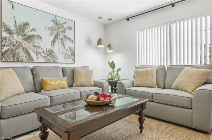 742  111th N AVE, Naples, FL 34108