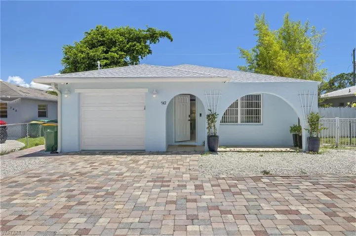 742  111th N AVE, Naples, FL 34108