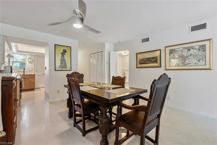 Dining room with ceiling fan