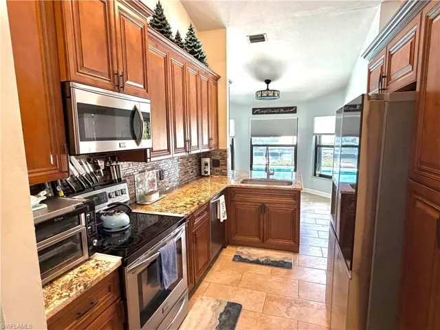 919 Se 20th Ct, Cape Coral, Florida 33990