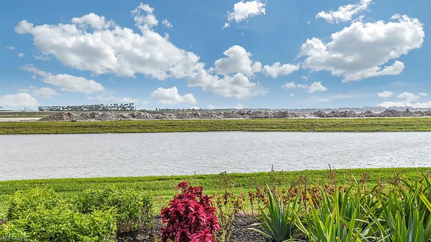Beautiful sights to see here at Esplanade Lake Club!