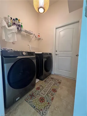 555 Sargent St, Lehigh Acres, Florida 33972