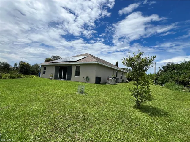 555 Sargent St, Lehigh Acres, Florida 33972