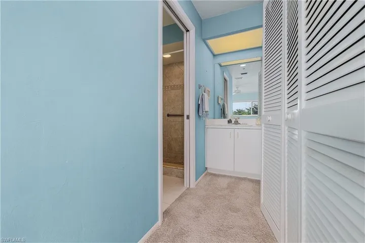 additional sink/closet area