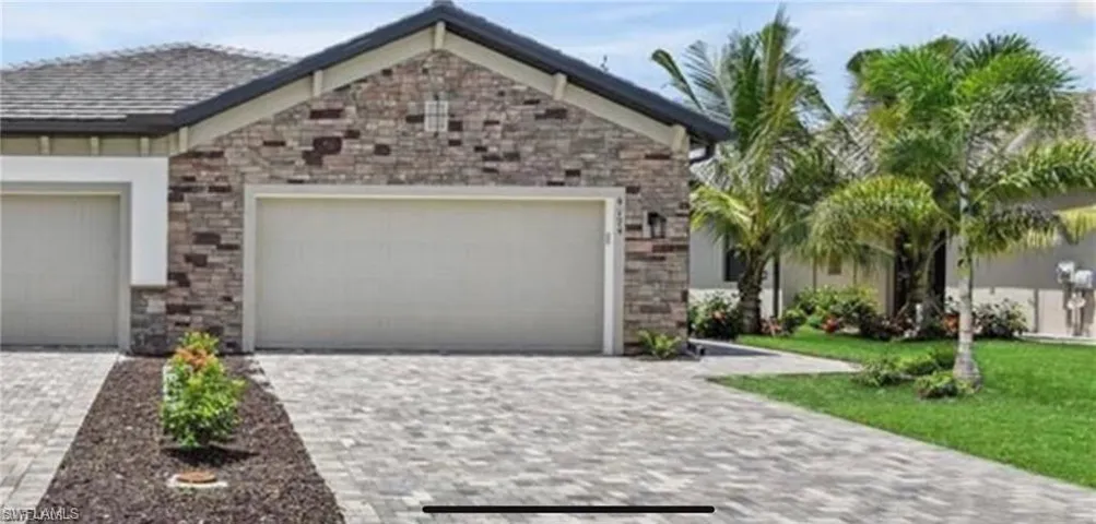 9170  Woodhurst  DR, Naples, FL 34120