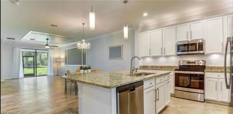 9170  Woodhurst  DR, Naples, FL 34120