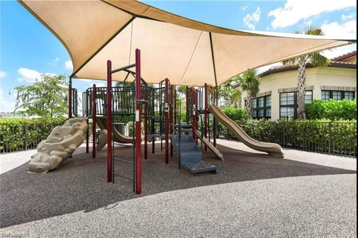 9170  Woodhurst  DR, Naples, FL 34120