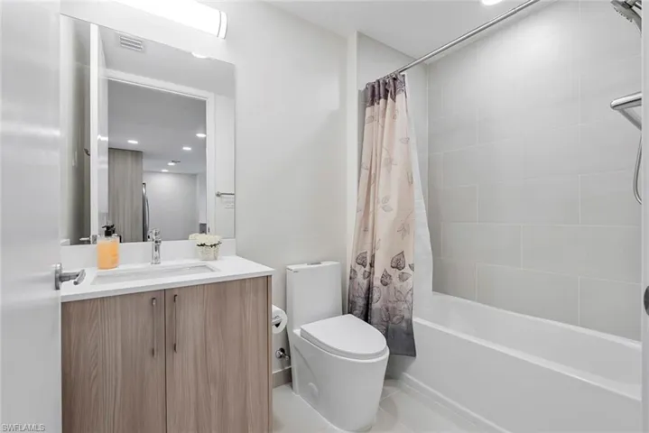 2nd bathroom