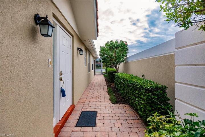 5398  Guadeloupe  WAY, NAPLES, FL 34119