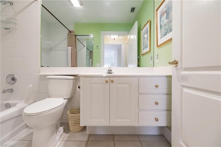 5398  Guadeloupe  WAY, NAPLES, FL 34119