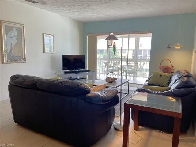 Spacious and furnished tiled living room