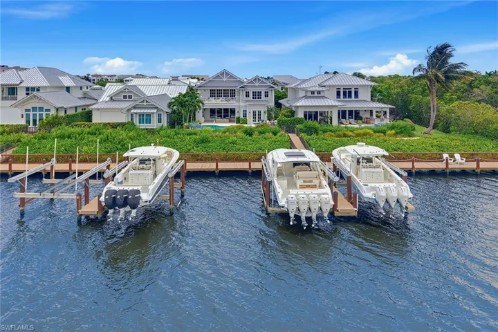 185 15th St S, Naples, Florida 34102