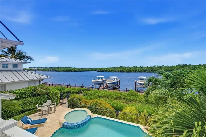 185 15th St S, Naples, Florida 34102