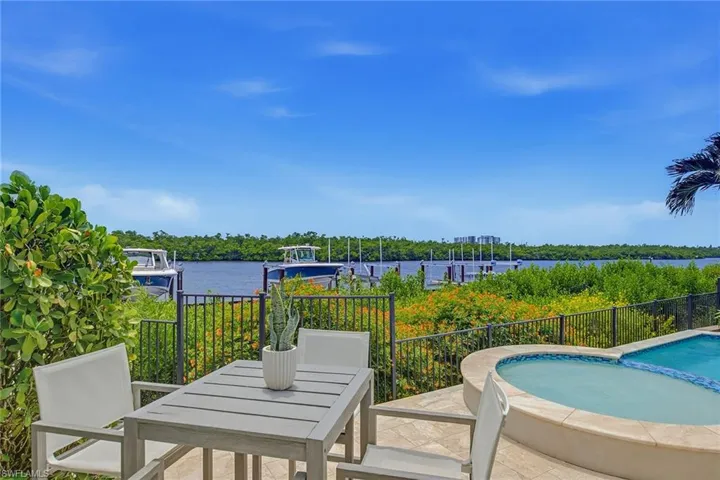 185 15th St S, Naples, Florida 34102
