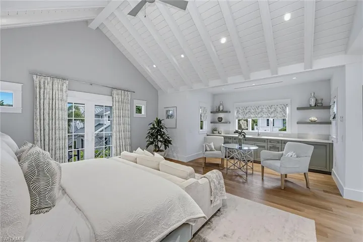 185 15th St S, Naples, Florida 34102