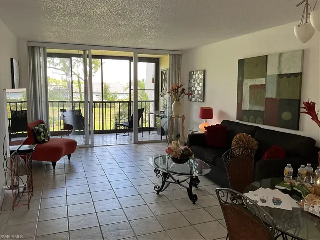 Living dining area