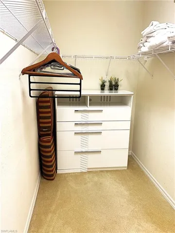 Owners en suite has Walk-in closet.