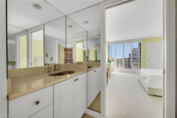 Master Bedroom Ensuite Hallway