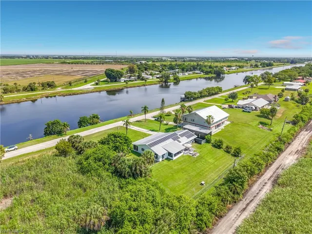 2795 River Rd, Moore Haven, Florida 33471