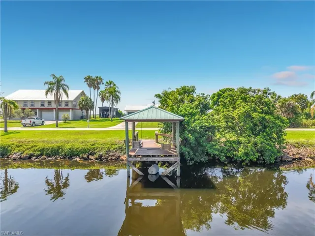 2795 River Rd, Moore Haven, Florida 33471