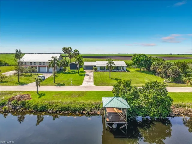 2795 River Rd, Moore Haven, Florida 33471
