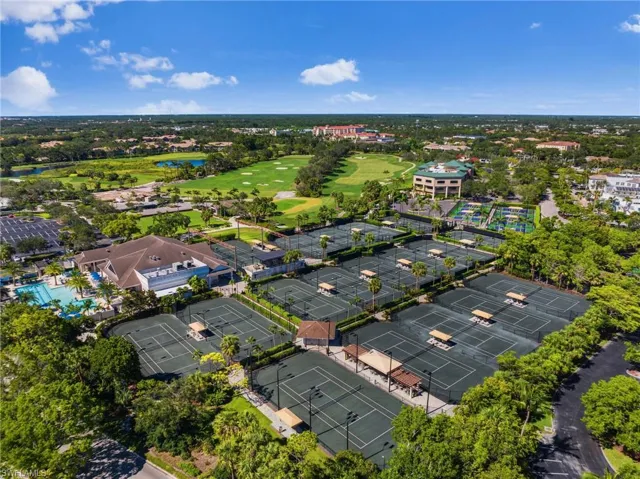 At Bonita Bay, it’s all about connecting – with each other and yourself, too! Our life-long learning program is expertly planned with a resident-centric focus to help expand your horizons or make much-needed inner-connections.