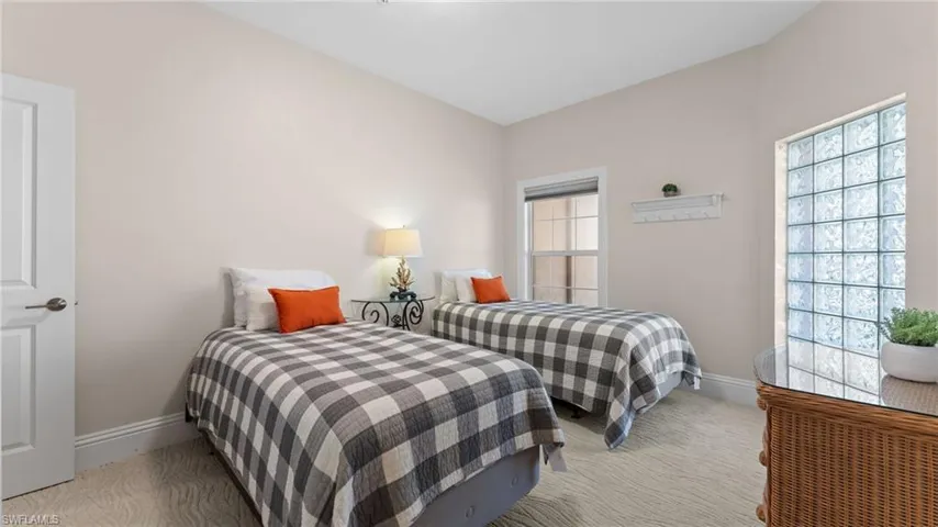 Guest bedroom #2 with wonderful natural light!