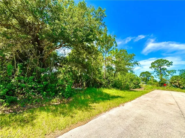 2909 4th St Sw, Lehigh Acres, Florida 33976