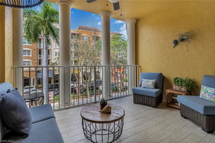 Balcony with ceiling fan