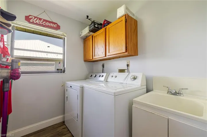 2534 Se 24th Pl, Cape Coral, Florida 33904