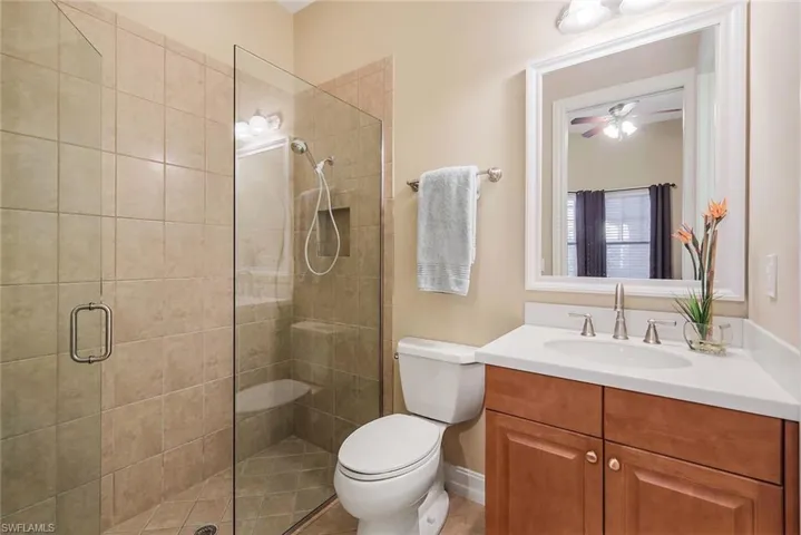 En-Suite Bath with Frameless Walk-In Shower