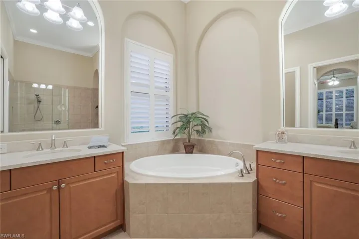 Dual Vanities in Owner's Bath