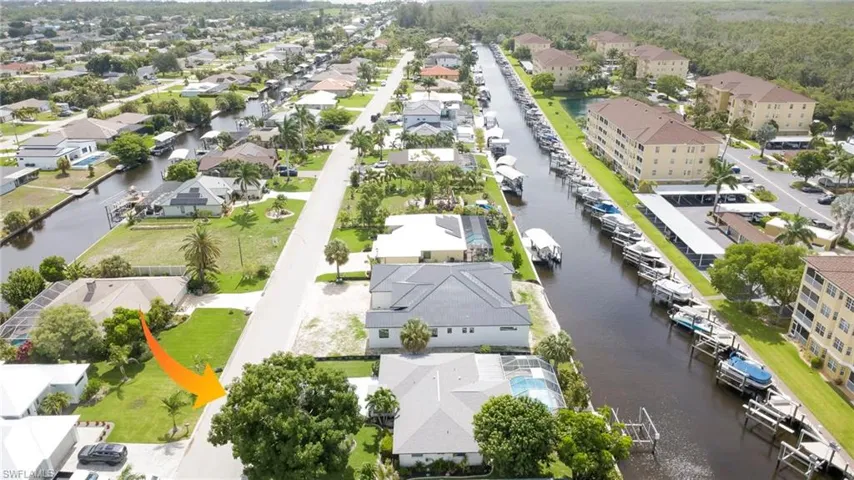 1914 Ottersrest Ln, Cape Coral, Florida 33990